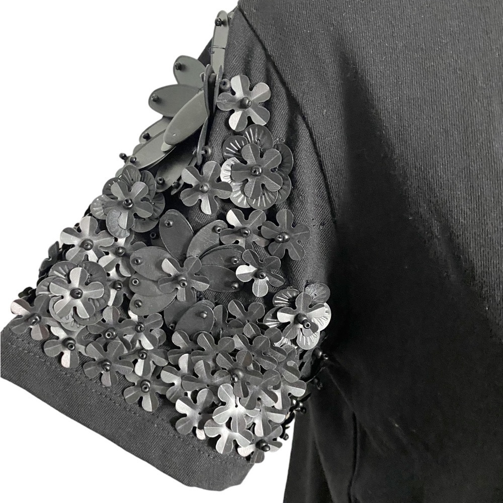 Vilagallo Black Short Sleeve Top with Floral Embellishment on Sleeves - Picture 4 of 14